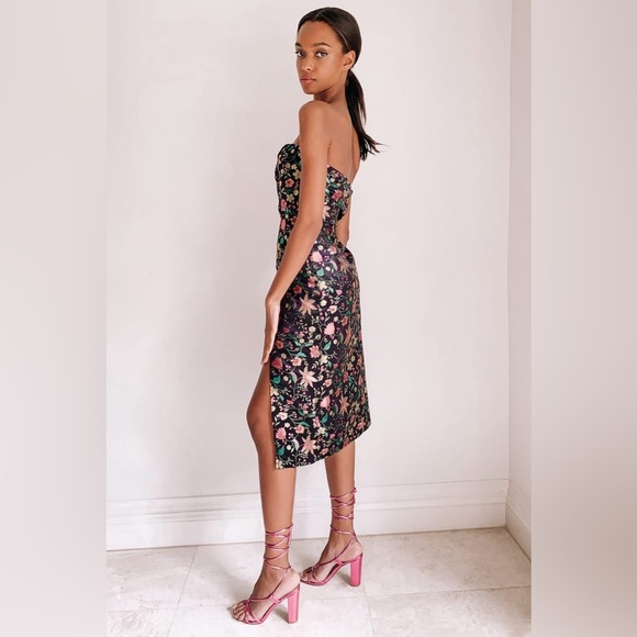 Lulu’s Make A Move Black Satin Floral Jacquard Strapless Midi Dress - Picture 3 of 7